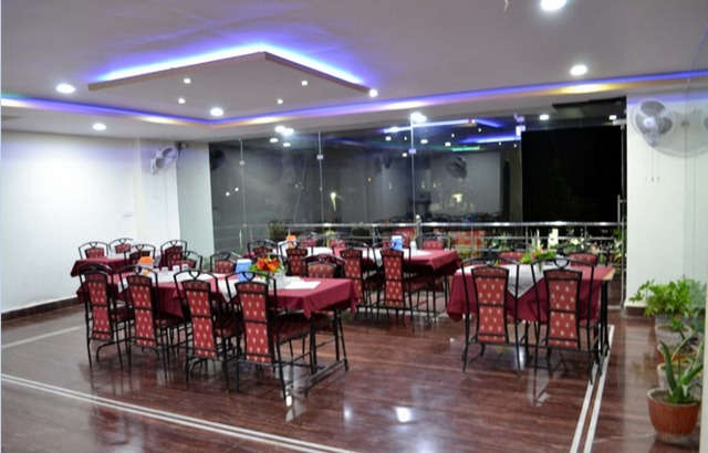 Saket Hotel Pachmarhi Restaurant