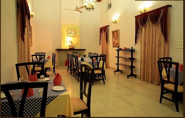Satpura Retreat Cottage Pachmarhi Restaurant