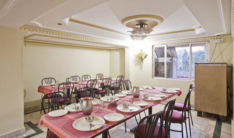Paradise Hotel Pachmarhi Restaurant
