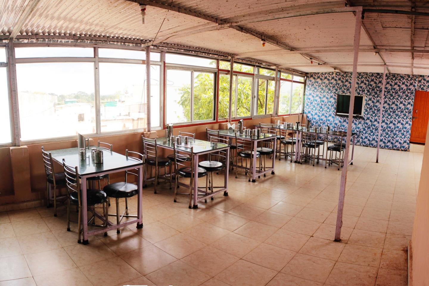 Abhimanyu Hotel Pachmarhi Restaurant